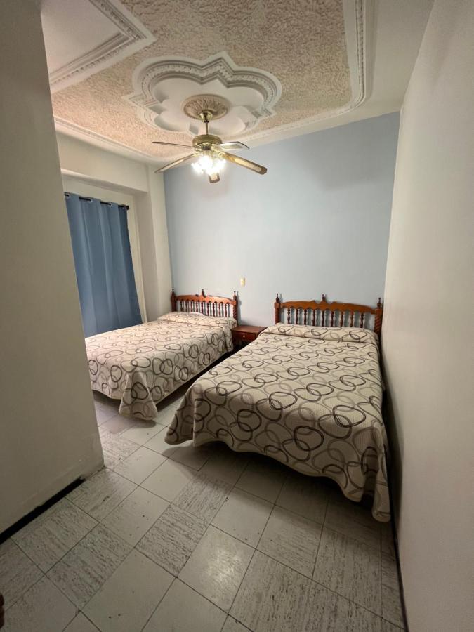 Hotel Paris Сан Хуан де лос Лагос Екстериор снимка