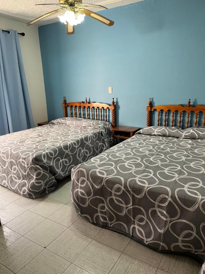 Hotel Paris Сан Хуан де лос Лагос Екстериор снимка