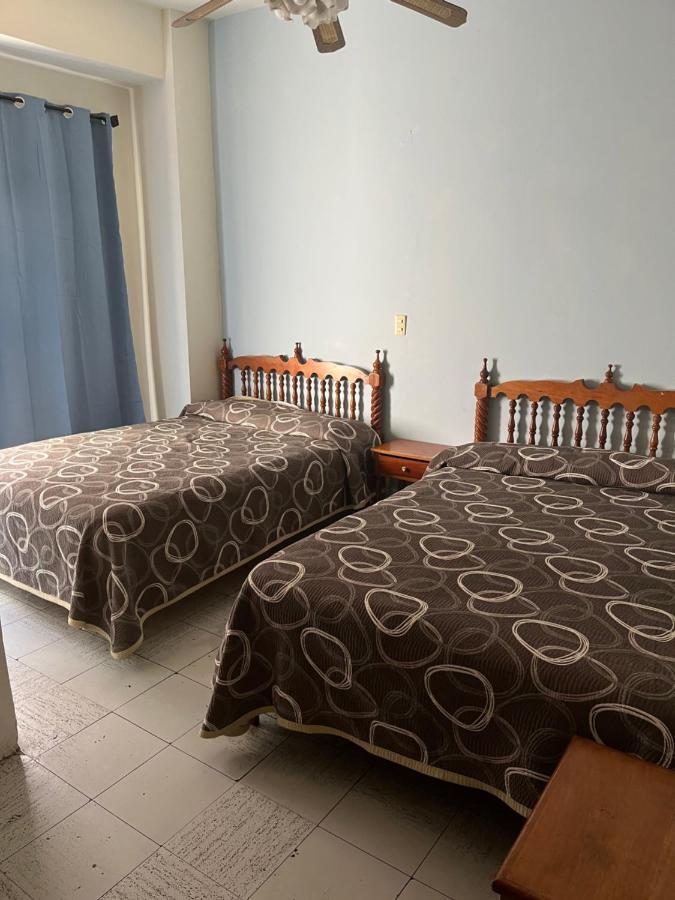 Hotel Paris Сан Хуан де лос Лагос Екстериор снимка